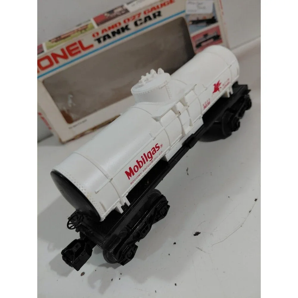 Lionel 6-9036 O Gauge Model Railroad Mobilgas Single Dome Tank Car w/ Box